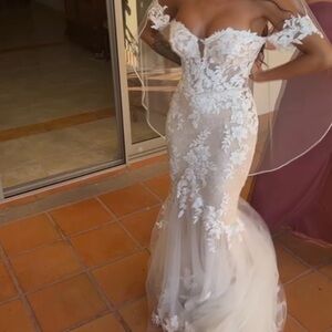 Elegant White Lace Wedding Dress